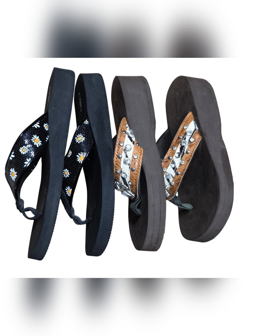 3 Pair Sandal/Flip Flops Size 8 - Picture 5 of 10
